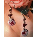 Bielo bordové stopy